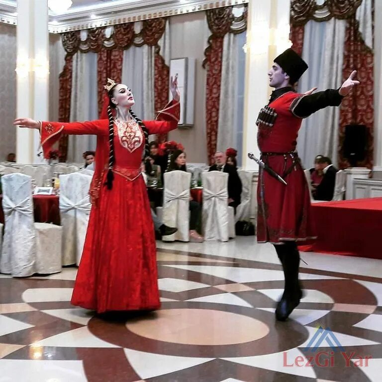 Лезги спорт вконтакте. Лезгинский фестиваль. Лезгины, Дербент Дербент Лезгины. Украшения лезгин. Елка в лезгинском стиле.