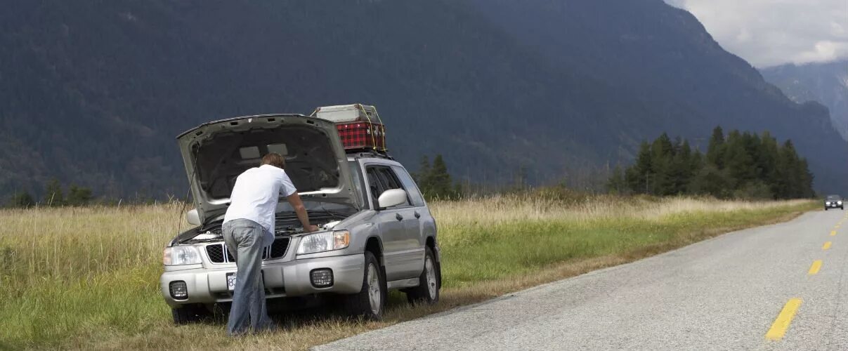 Go on car. Поломался автомобиль. car breakdown. car break down road. car breaks down.