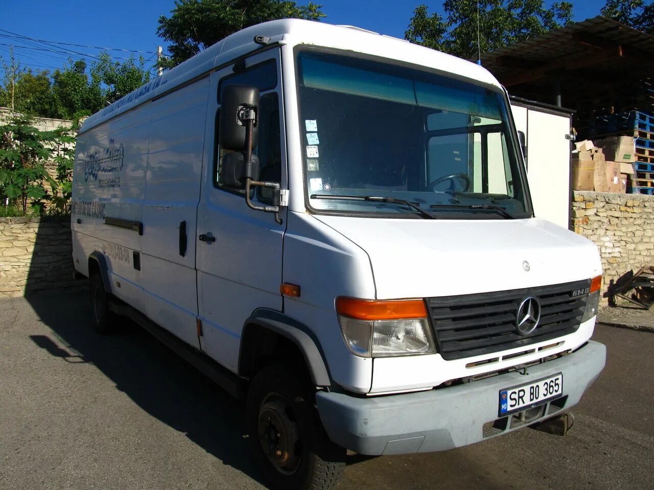 Mercedes benz vario 614d. Мерседес 614. Мерседес 614. Мерседес бенц варио 815. Mercedes vario 814.