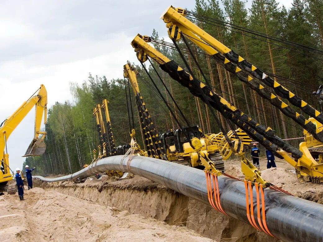 Лупинг магистрального газопровода. Демонтаж трубопровода. Строп на удавку. Стройка газопровода. Подъем трубопровода.