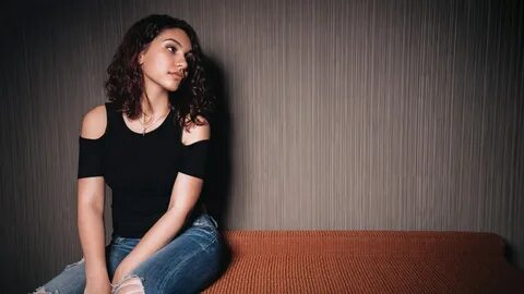 GLAMOUR interviews Alessia Cara.