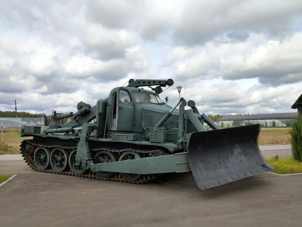 Бат-1м. Бат- гусеничный путепрокладчик. Бат- гусеничный путепрокладчик. Бат артиллерийский тягач. Бат военный путепрокладчик.