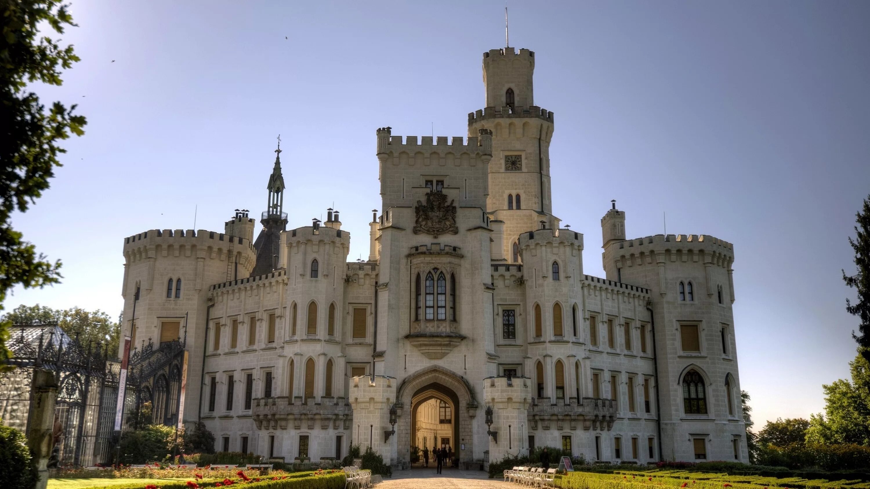 All you need to know about the Fairytale Wedding Theme - The Wedding Club Disney