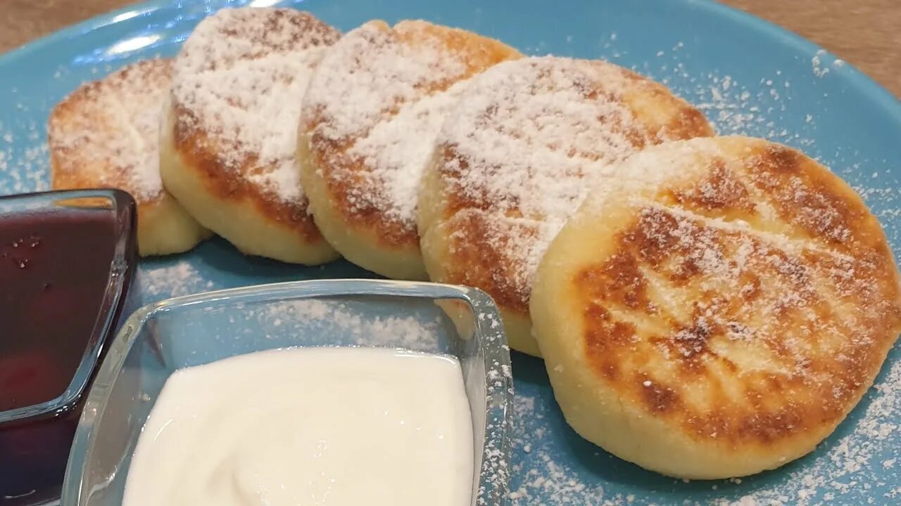 Сырники. Сырники из творога. Пышные сырники. Сырники творожные. Рецепт пышного творожника