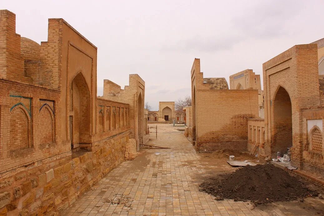 Регистан медресе шердор. Ташкент самарканд бухара. Исторический центр города бухара. Гранд шердор самарканд. Комплекс бахауддина накшбанди бухара.