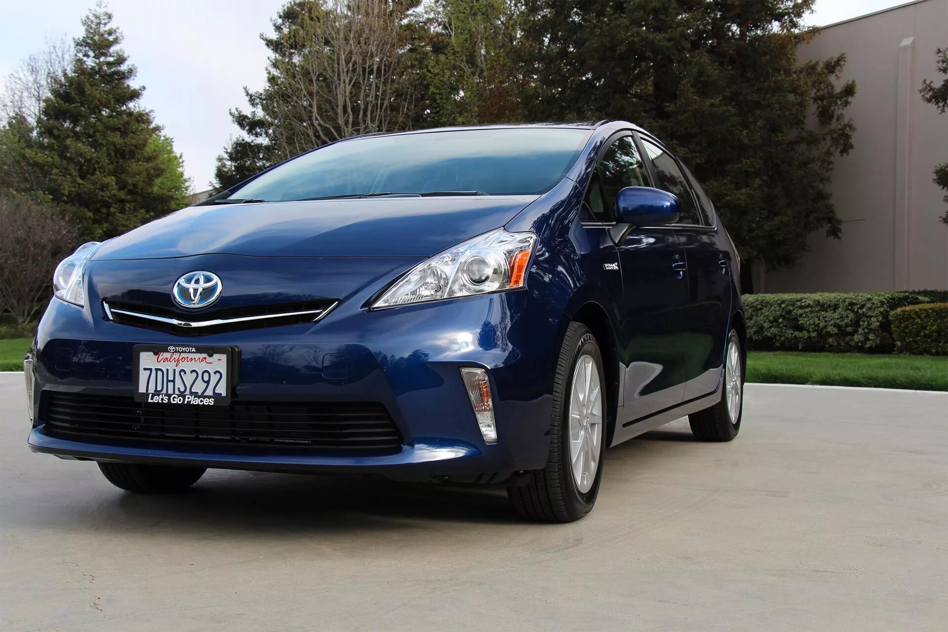 Тойота приус универсал 2014. Toyota prius hybrid 2014. Toyota prius 3. Toyota prius hybrid 2014. Toyota prius v ( ) 2014.