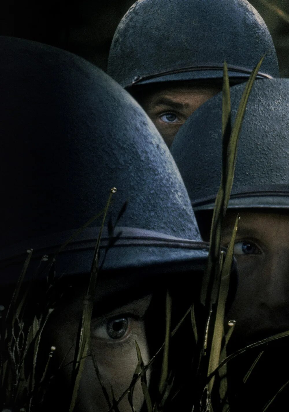 The thin red line. The thin red line 1998. тонкая красная линия постер.