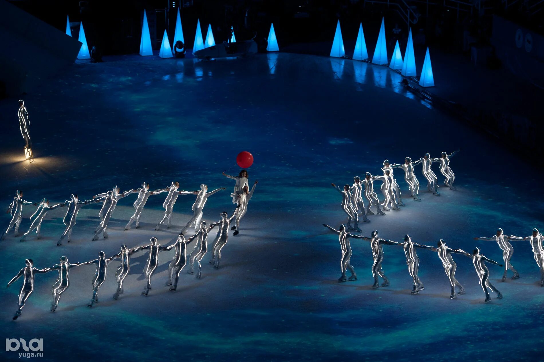 Ледовое шоу в сочи. Ледовое шоу сочи. Сочи парк ледовое шоу навки 2023. Шоу спящая красавица сочи ледовое шоу. Белый зал сочи парк.