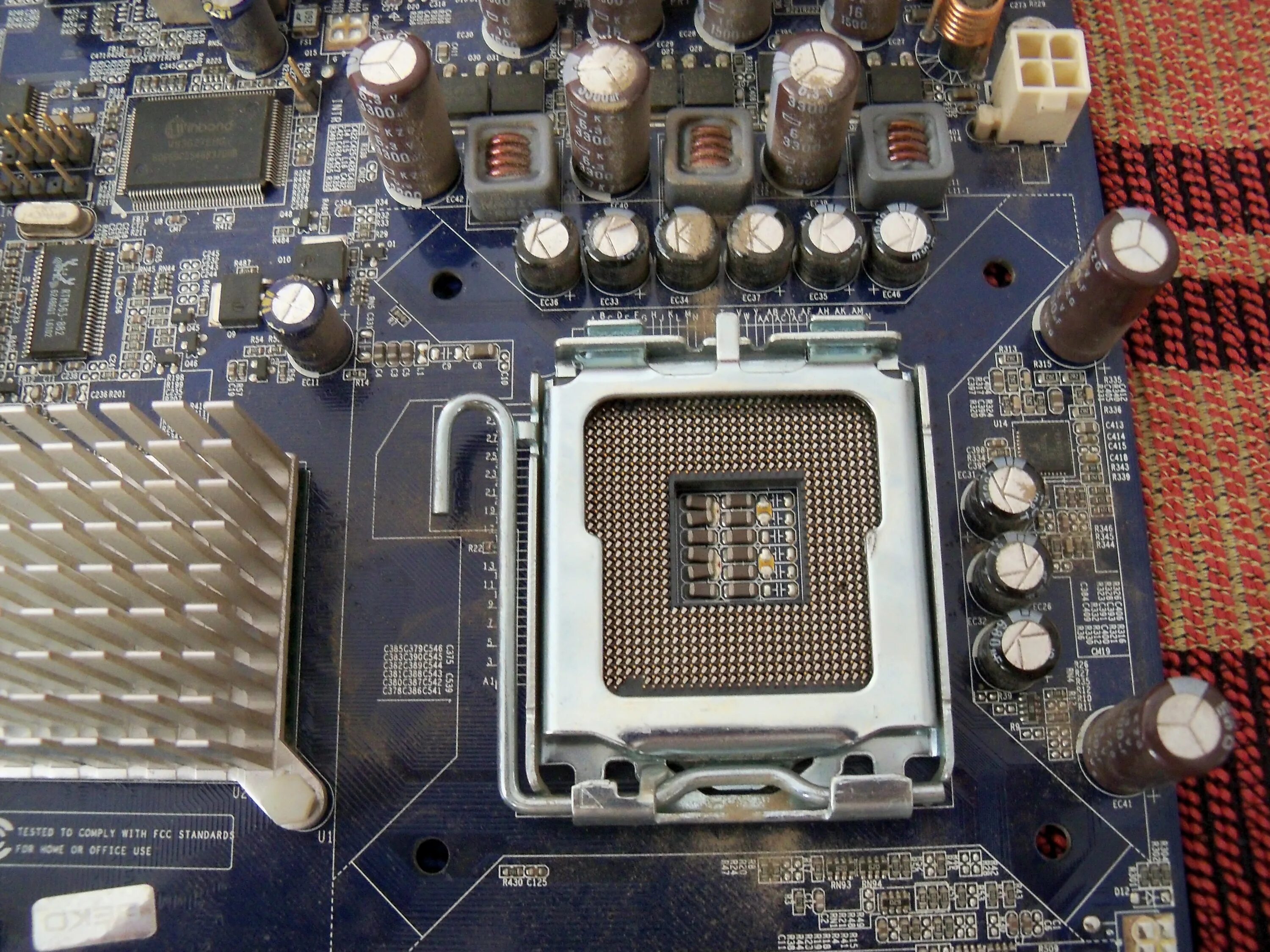 Foxconn n15235. Foxconn n15235 amd. foxconn n15235 сокет intel sr02k. foxconn n15235 nt-i1500. foxconn n15235 не видит внешнюю видеокарту.