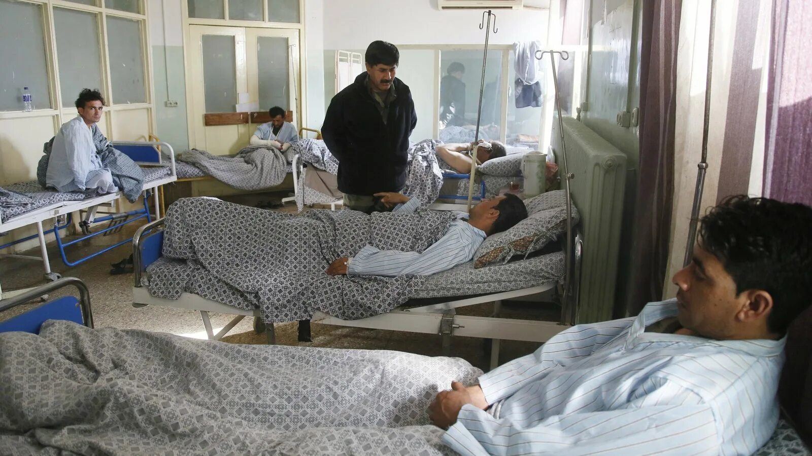 Афганистан военный госпиталь Кабул. Афганистан госпиталь 1980. Афганистан госпиталь 1986.