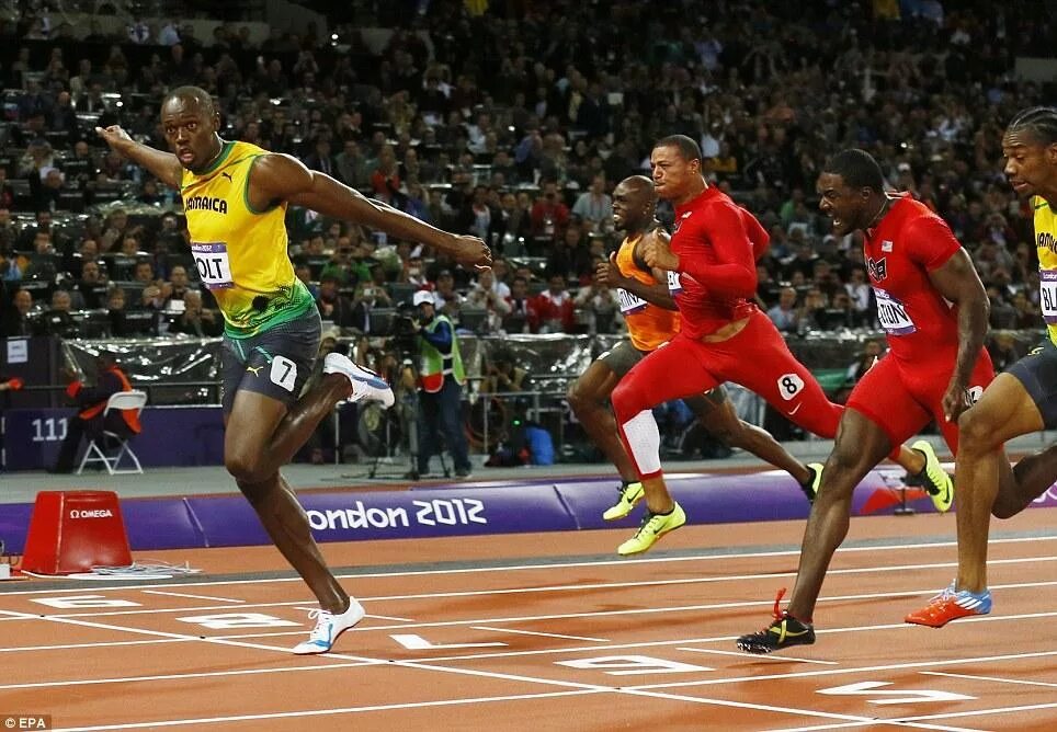 Бег 100 игра. Усейн болт 100м. Usain Bolt 2008. Усейн болт Олимпийский рекорд на 100 м. Стометровка Усейн болт.