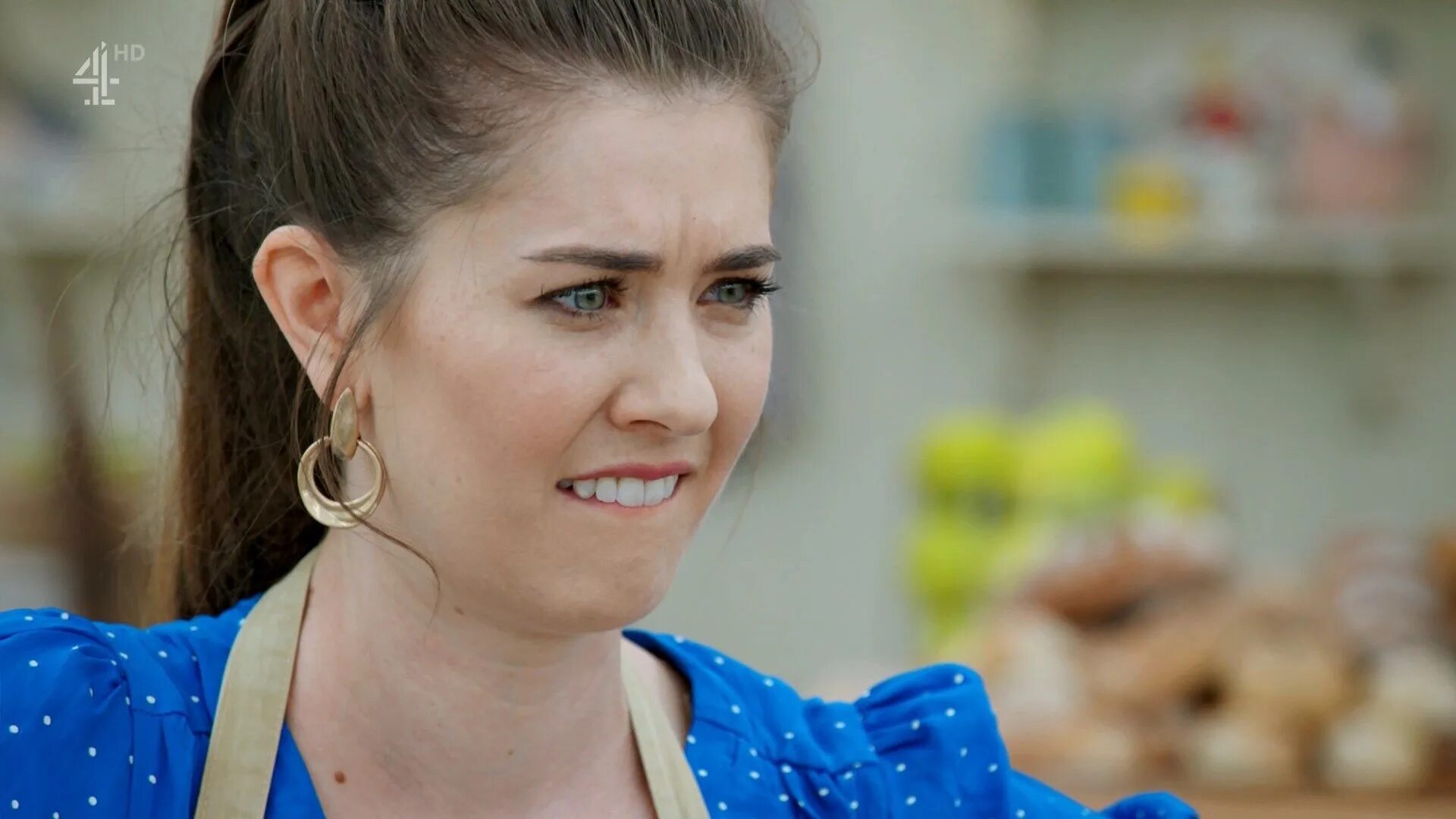 Лучший пекарь британии 10. Лучший пекарь британии 10. Великий пекарь британии ведущие. Лучший пекарь британии 10. Ноэль филдинг пекарь британии.