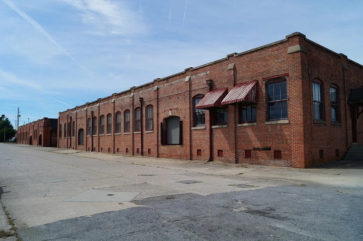 Greenville Tobacco Warehouse historic District. Старый склад. Старое складское здание.