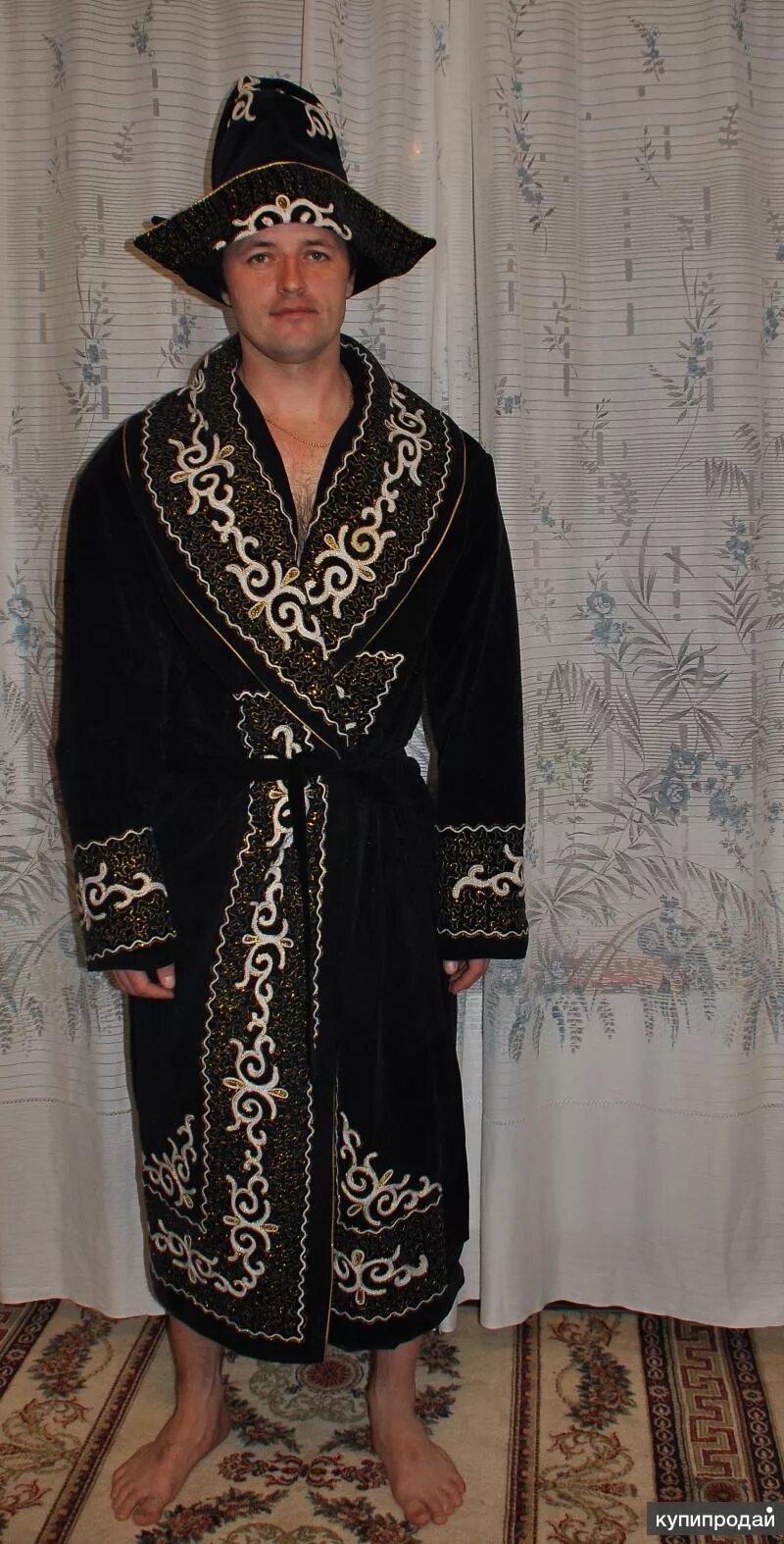 мужской казахский костюм. шапан казахский мужской. шапан мужской казахская одежда. нац одежда казахов. шапан казахская одежда.