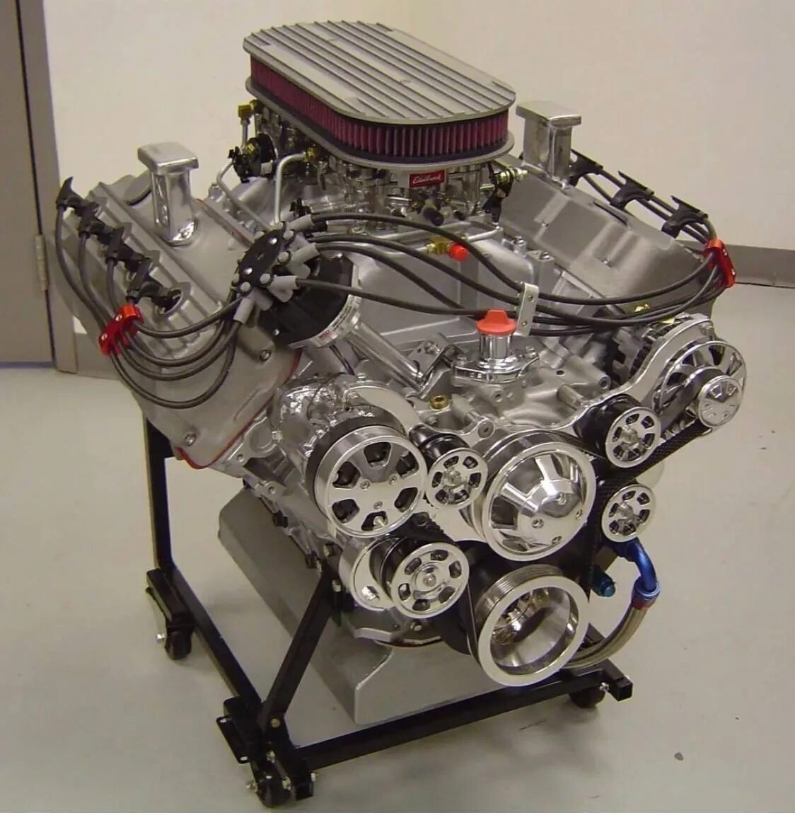 Немецкие двигатели автомобилей. Мотор Hemi v8. Двигатель Hemi v8 Apache. Моторы Hemi v12. Двигатель Hemi 7.2.