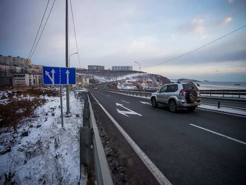 Трасса седанка патрокл владивосток. Въезд во владивосток. Седанка владивосток. Владивосток на карте. Владивосток после дождя.
