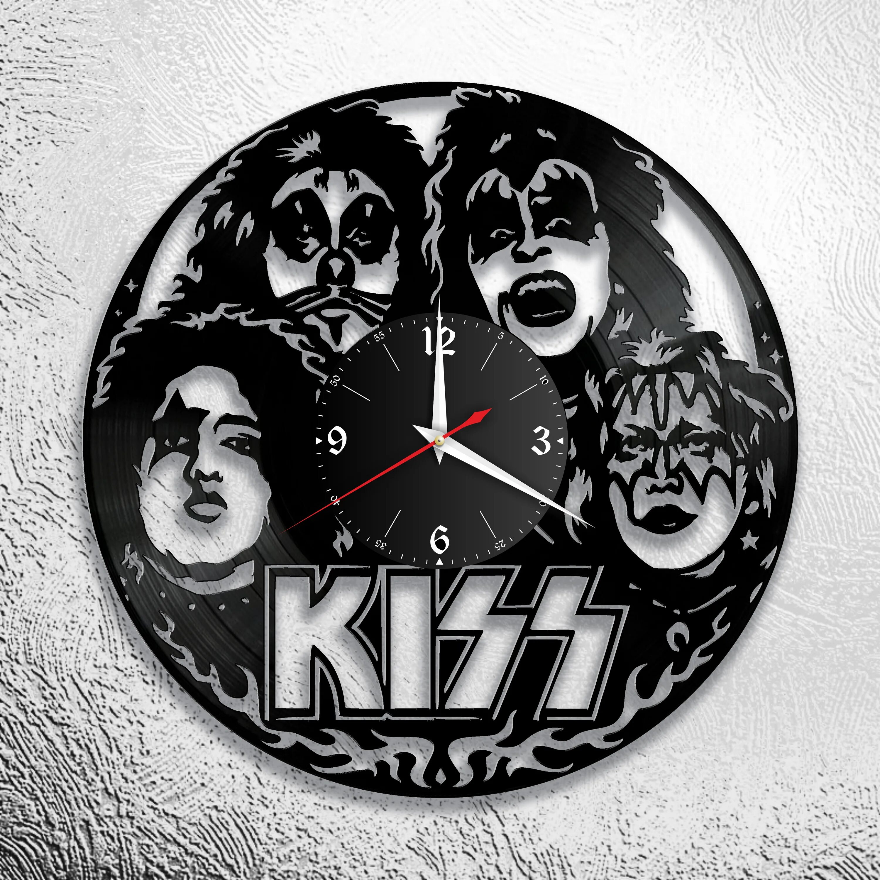 Часы kiss. Часы кисс. Часы кисс. Часы из пластинки доктор. Часы kiss из винила [версия 2].