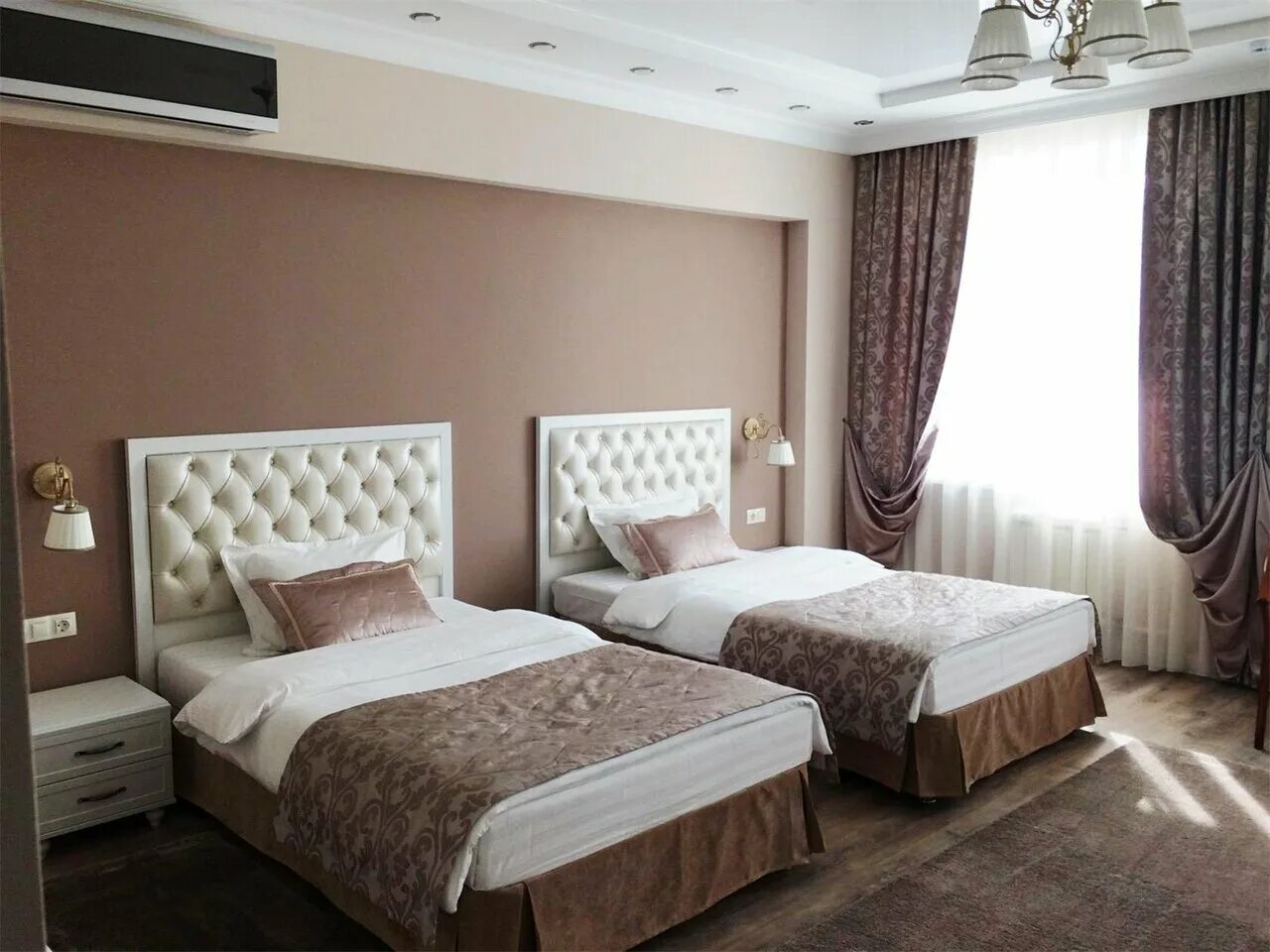 красный гостиничный номер. гостиница странник владивосток. благовещенск амурская область отель анкор. гостиница зея благовещенск. мини отель красная благовещенск.