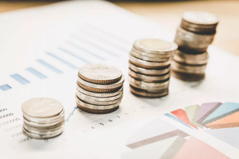 Финансы и инвестиции. Рост продаж иллюстрация. Деньги финансы. Приумножение денег. Инвестиции фон.