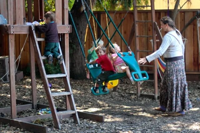 ребенок не хочет есть. плохой садик. ребенок не хочет кашу. плохие детсады. плохие дети в садике.