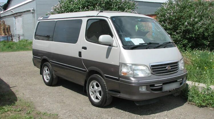 Тойота хайс 2001
