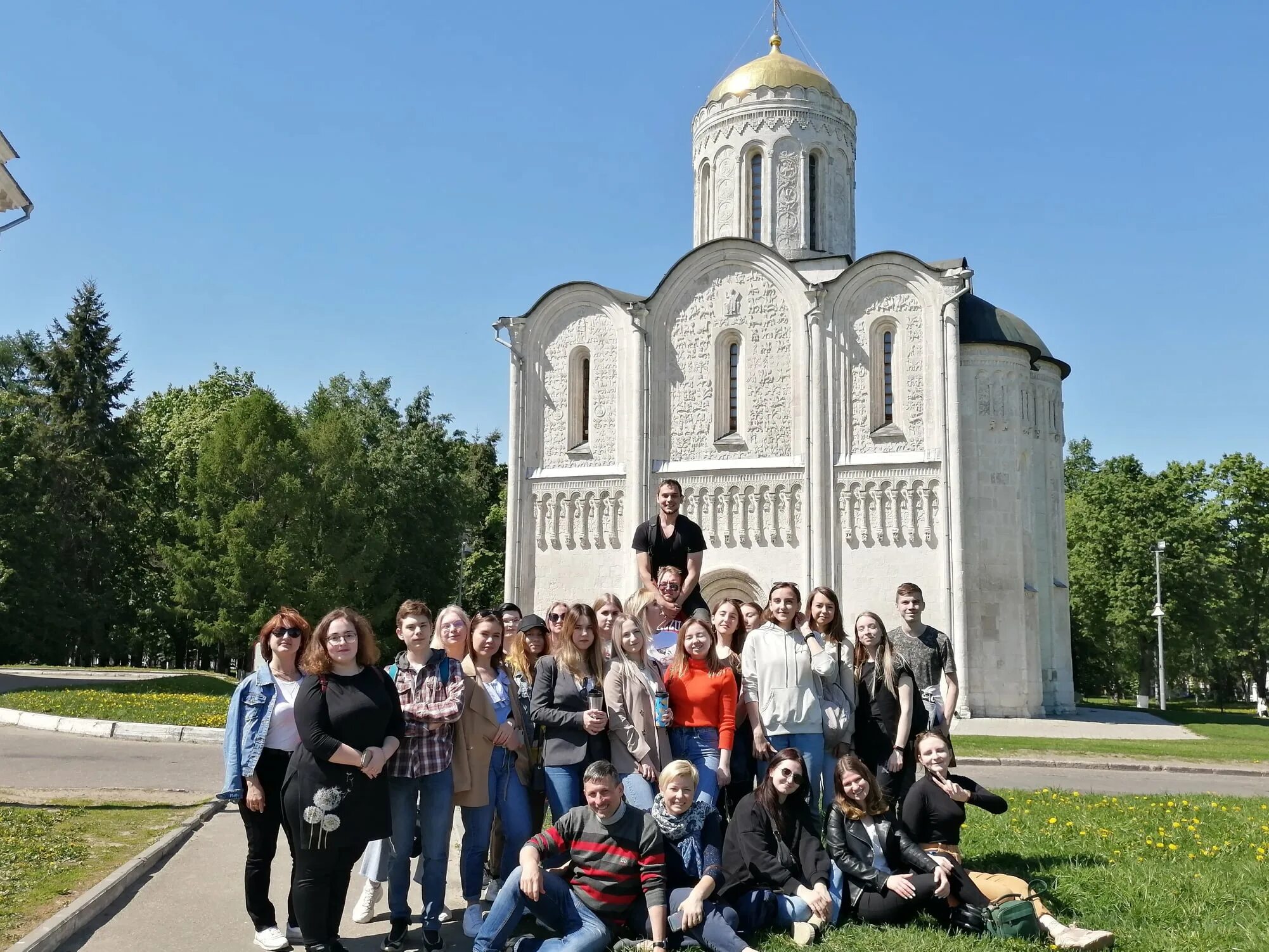 паломничество и экскурсия во владимир. владимир туристический город. туристы во владимире. туризм во владимире. туризм во владимире.