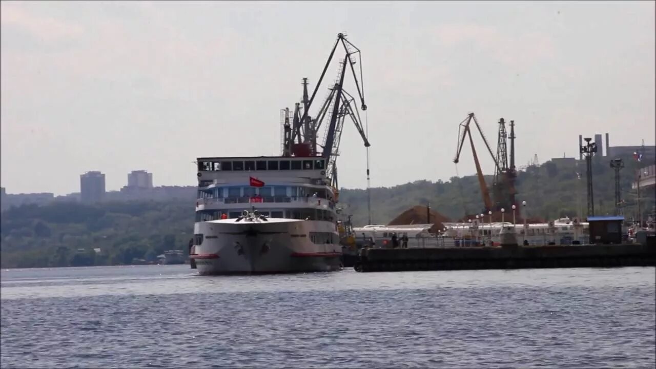 Корабль врезался в мост. Трагедия в Ульяновске теплоход. Теплоход врезался в мост в Ульяновске.