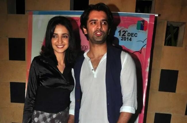 Iss Pyaar Ko Kya Naam Doon still Bollywood girls, Indian tv actress, Stylish dre