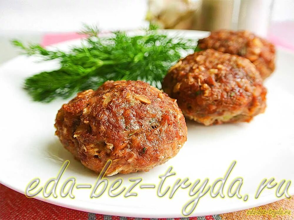 Биточки из говядины в духовке. Рецепт говяжьих котлет в духовке сочные. Котлеты в духовке на противне сочные. Котлеты из свиного фарша в духовке. Котлеты в духовке.