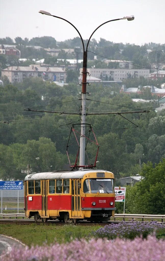 Маршрут трамвая барнаул остановки. Барнаульский трамвай трамвай. Трамвай 7 Барнаул. Трамвай 55 Барнаул. Трамвай Барнаул 3204.
