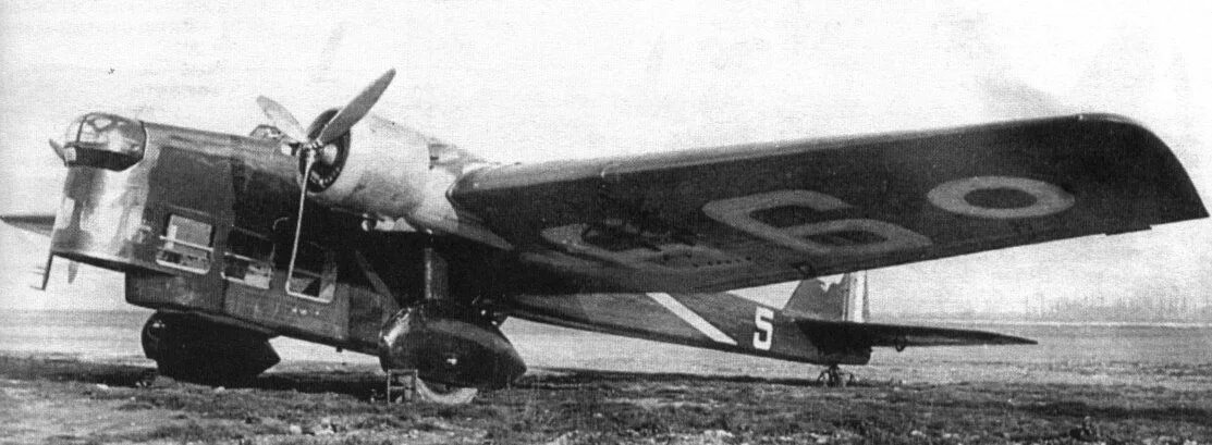Amiot 143. Самолет amiot 143. Бомбардировщик амио 143. Французский бомбардировщик. 200.