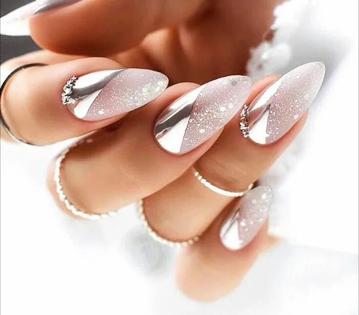 Ногти дизайн новинки 2022. Ногти октябрь 2024 новинки. Ногти дизайн новинки миндаль элегантный. Дизайн ногтей 2024 новинки миндаль френч. Ногти октябрь 2024 новинки.