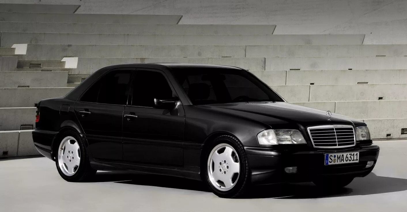 Mercedes W202 AMG Tuning Slammed - YouTube