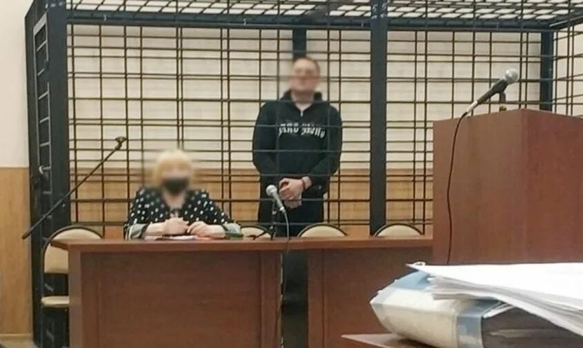 Под стражей в отсутствии обвиняемого