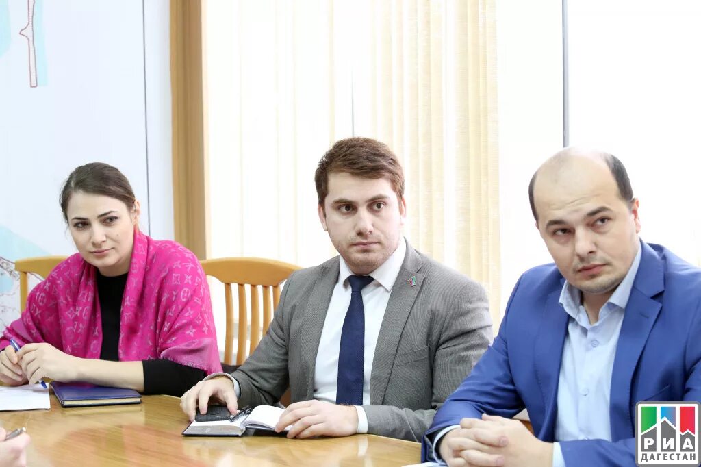 Работа в сбербанке дербент. Начальник архитектуры махачкалы. управление архитектуры и градостроительства г махачкалы. начальник архитектуры г дербент. начальник управления архитектуры в дербенте.