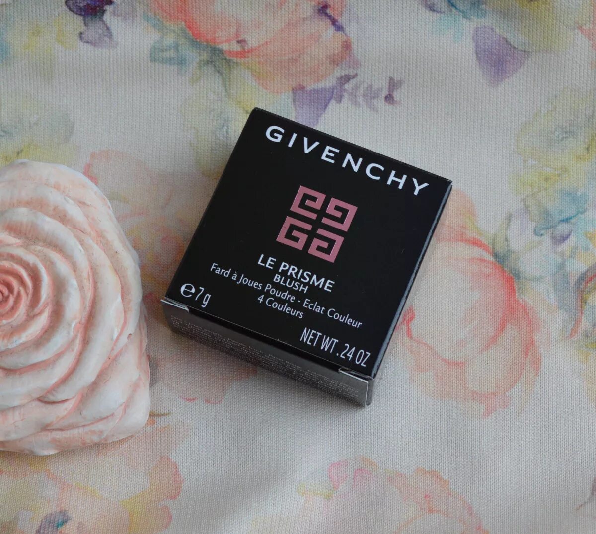 Givenchy Prisme libre blush 01. Givenchy Prisme libre blush свотчи. Кисть Prisme libre Givenchy.