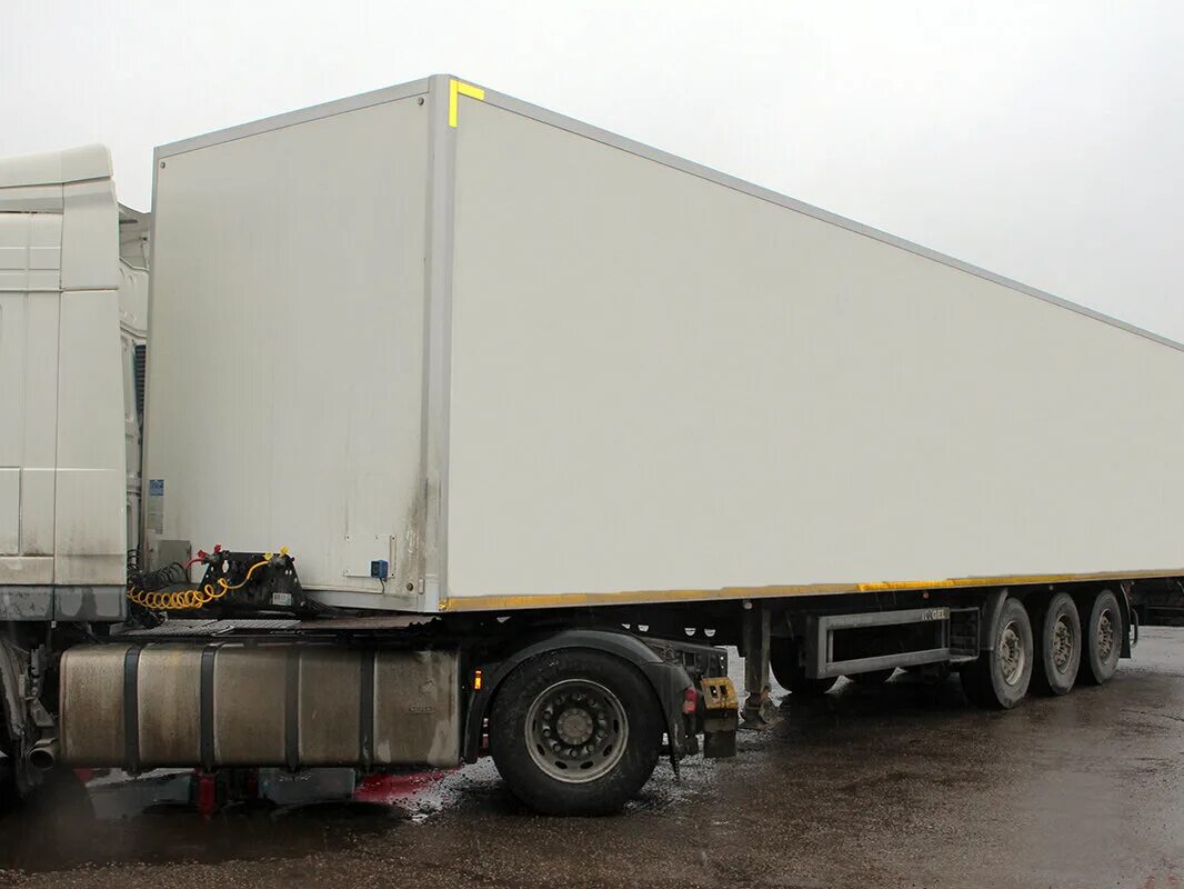 изотермический полуприцеп стс. полуприцеп новтрак sg 240-st. кегель sp 24. полуприцеп тонар изотермический 2021. полуприцеп шмитц изотермический.