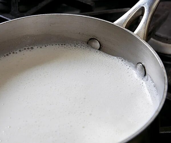 Молоко Cooking. Вода с горячим молоком. Как сделать горячее молоко. Пар от горячего молока. Как пишется горячее молоко