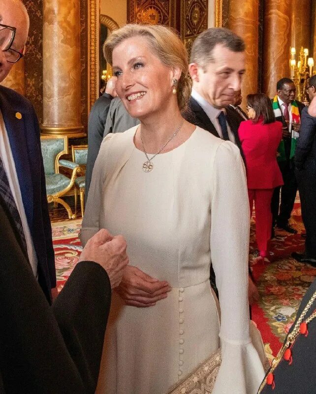 Бабкин престол. Бабкин престол. Бабкин престол. Бабкин престол. Бабкин престол.