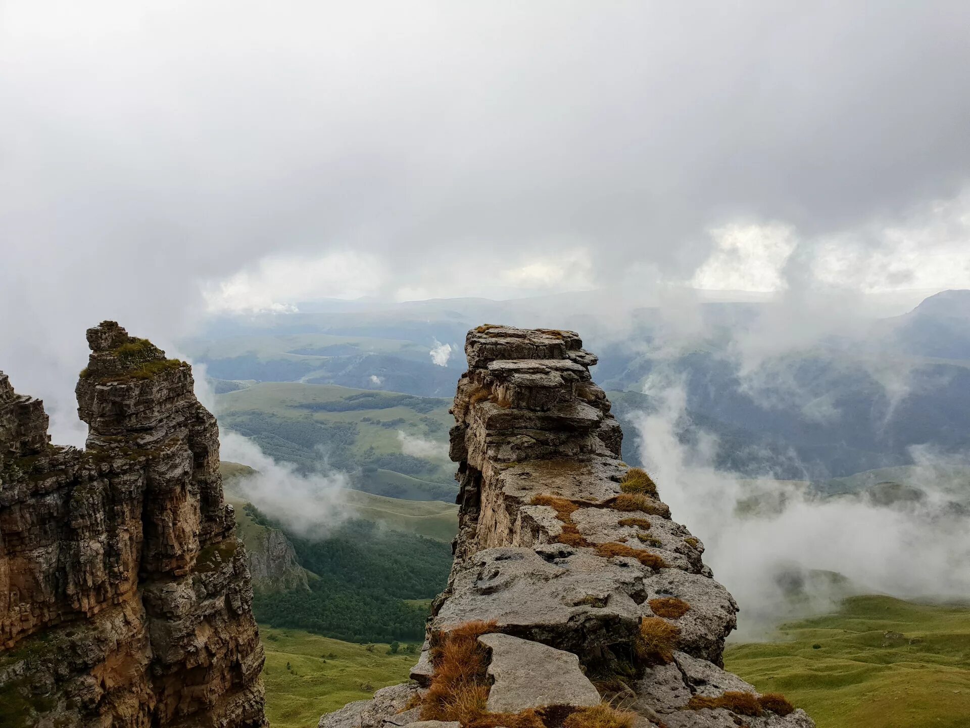 Погода бермамыт. Плато Бермамыт. Плато Бермамыт Минеральные воды. Плато Бермамыт в Карачаево-Черкесии. Плато Бермамыт дорога.