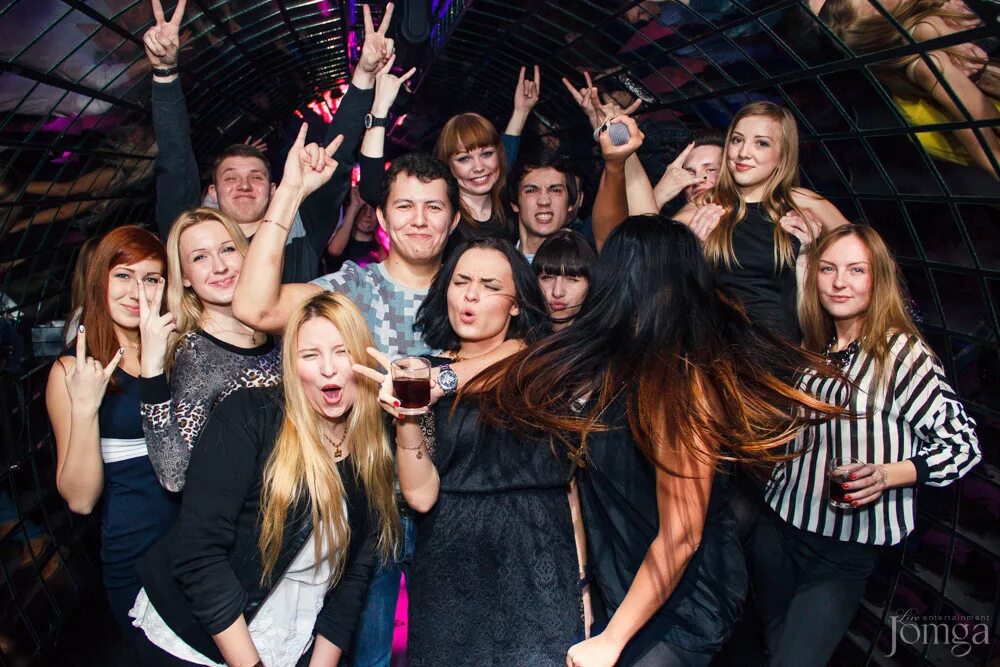 Клуб энджелс москва. Angels men’s club, москва. Ночной клуб angels москва. Девушки из клуба опера. Энджелс мужской клуб.