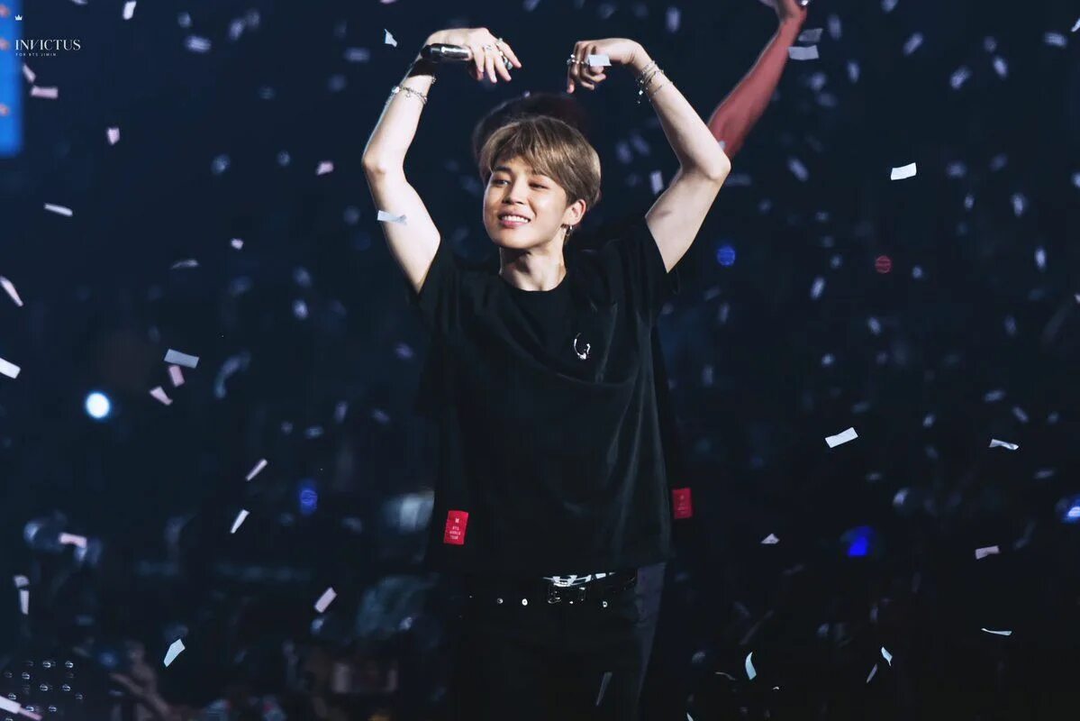 Чимин по русски. Чимин бтс. Бтс жимин. Bts пак чимин. Чимин.