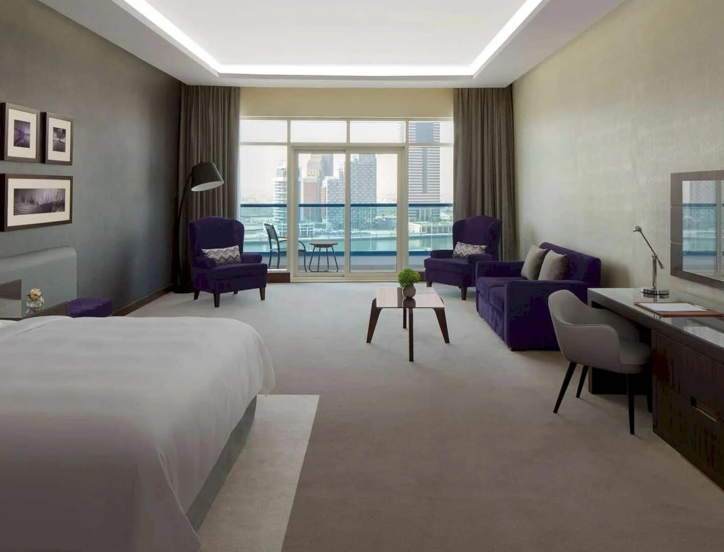 Radisson blu hotel 5. Рэдиссон Блю Дубай. Radisson Hotel Dubai. Radisson Blu Hotel, Dubai Waterfront. Гостиница Рэдиссон Дубай.