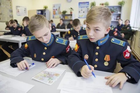 Обучался в кадетском корпусе в