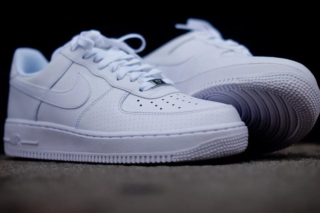 Кроссовки air force. Nike Air Force 1. Nike Air Force 1 белые. Nike Force 1. Nike Air Force 1 White.