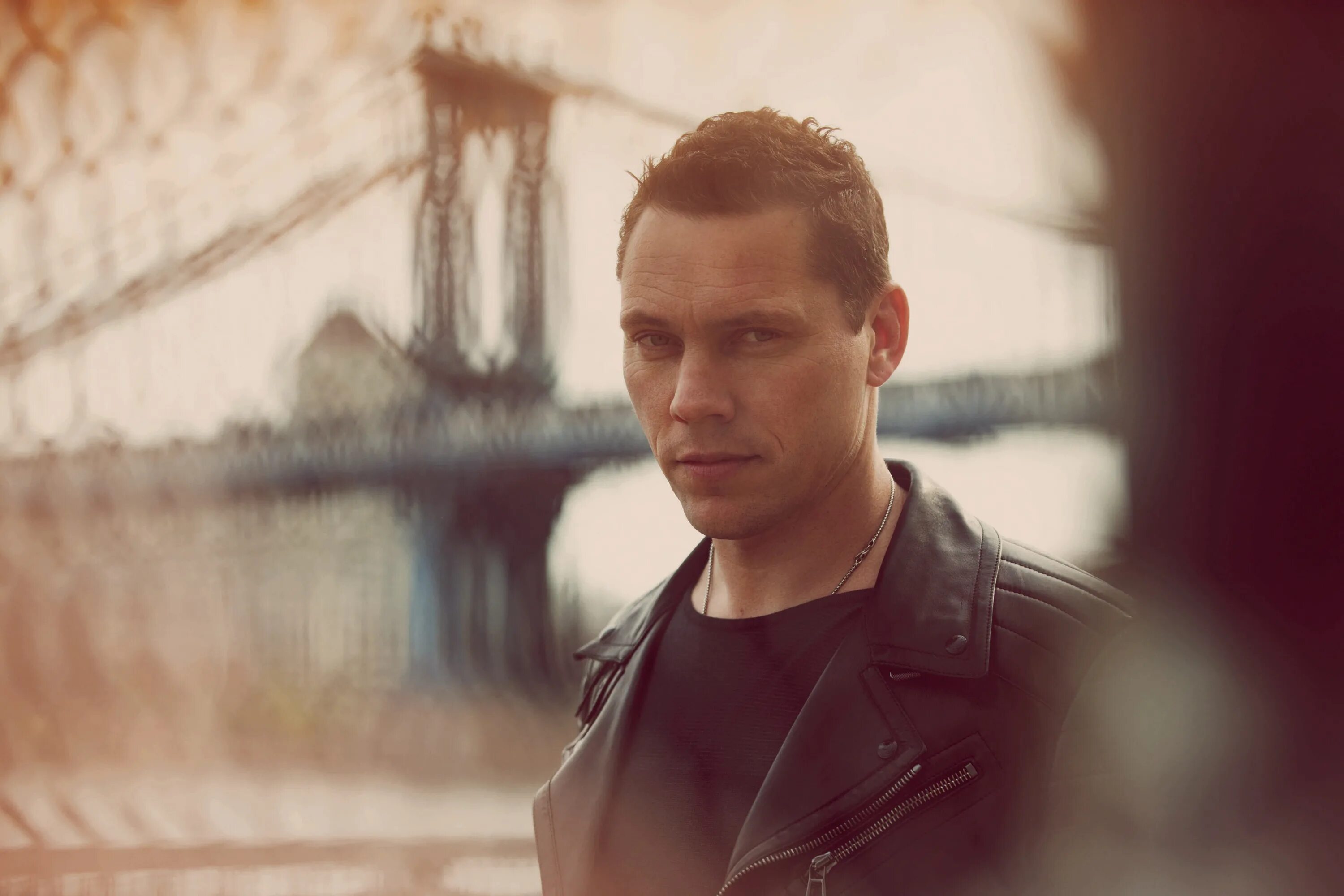 Тиесто в молодости. Тиесто 2023. Tiesto в молодости. Tiësto в молодости.