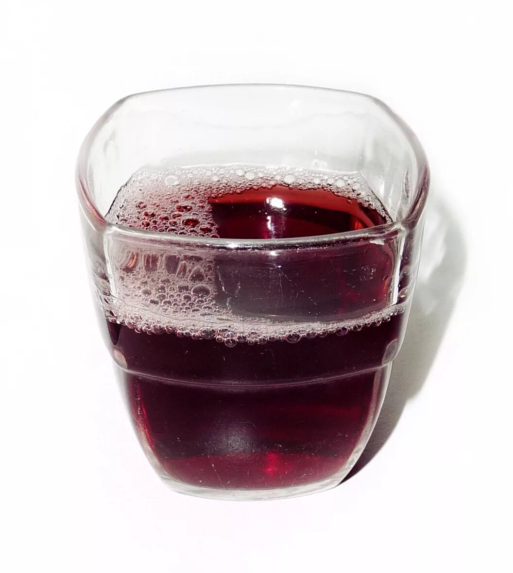 Винный сок. Сок из винограда. Виноградно вишневый сок. Виноградный камень в соке.