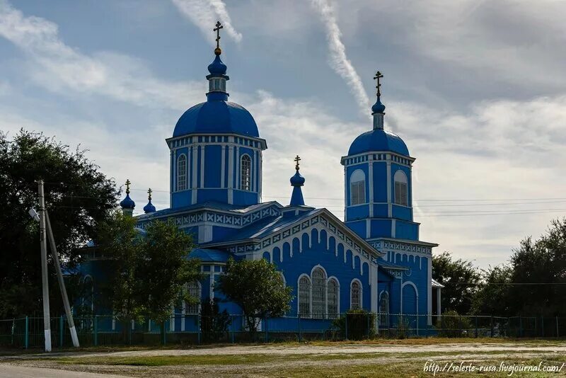 Погода красноармейский район самарская. Храм Покрова Пресвятой Богородицы село волчанка. Село волчанка Самарская область Красноармейский район. Красноармейское Самарская область село волчанка. Самарская область Красноармейский район село волчанка Церковь.