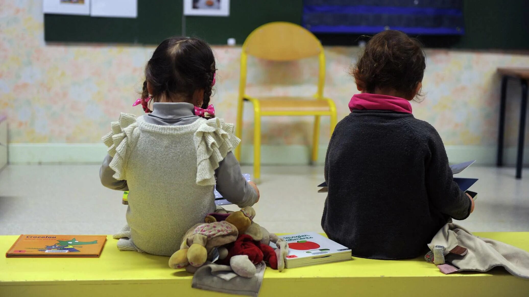 Идти ли в сад работать. Усова зоя михайловна архангельск. Помощник воспитателя. Идти ли в сад работать. Идти ли в сад работать.