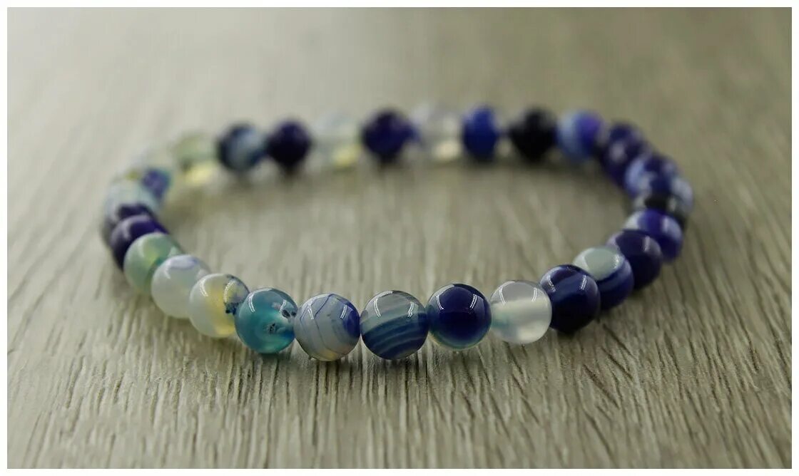 Браслет "афродита" агат синий. Agatha браслет. Браслет из натуральных камней голубой. Браслет из голубого агата. Голубой агат камень браслет.